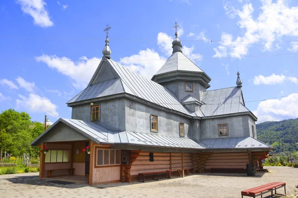 Wooden Church Archstrategist Michael Church Village Dora Suburb Yaremche Ukraine — Fotografia de Stock