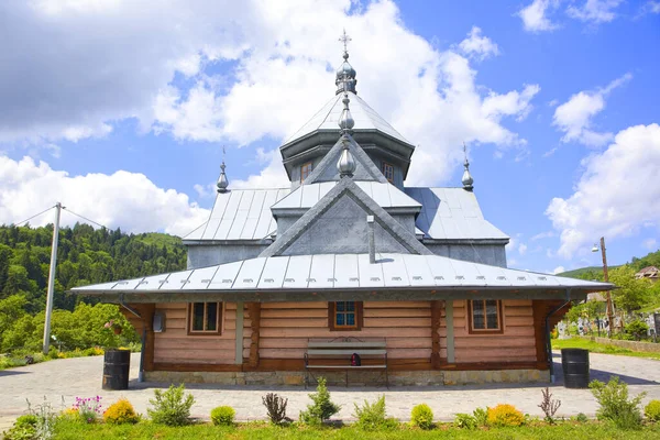 Wooden Church Archstrategist Michael Church Village Dora Suburb Yaremche Ukraine — Fotografia de Stock