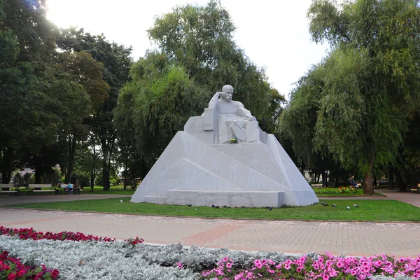 Monument Shevchenko Kavaleridze Poltava Ukraine — Fotografie, imagine de stoc