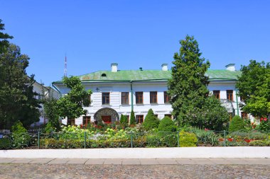 Ukrayna 'nın Kyiv kentinde Podil' deki Frolovsky manastırı