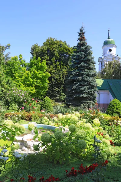 Blooning Garden Frolovsky Monastery Podil Kyiv Ukraine — Foto Stock