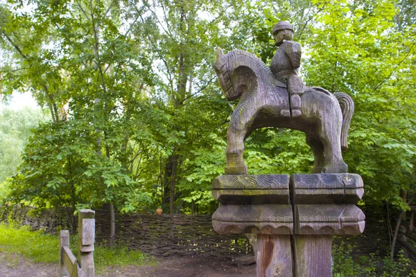 Wooden Gate Rider Cossack Village Museum Mamaeva Sloboda Kyiv Ukraine — Fotografia de Stock