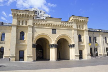 Ukrayna 'nın Kyiv kentindeki Arsenalnaya metro istasyonu yakınlarındaki Mykolaiv Kapısı (Nikolaev Kapısı)