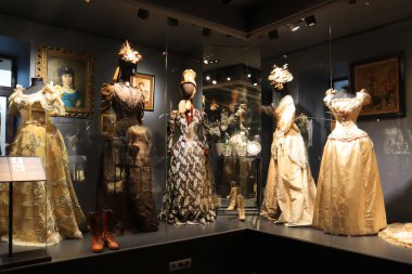 Avrupa 'nın tarihi kostümleri (1830-1920)