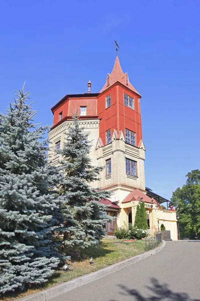 ウクライナのキエフにあるKhreschaty公園にある古い歴史的建造物 — ストック写真