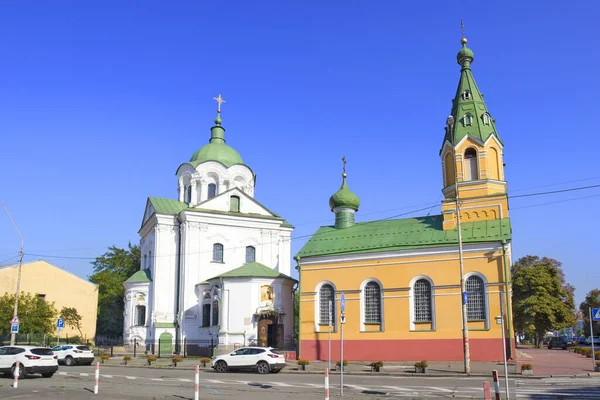 乌克兰基辅Podil的圣洁的新烈士和伙伴教堂和Nicholas Naberezhny教堂 — 图库照片