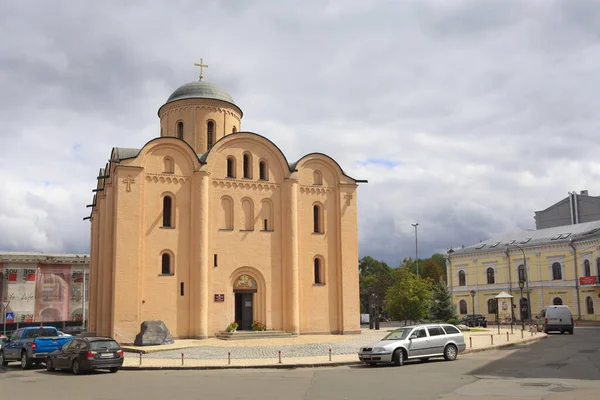 Церковь Успения Пресвятой Богородицы Пирогощи Киеве Украина — стоковое фото