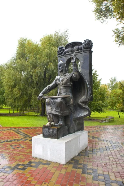 Monumento All Antico Principe Russo Yaroslav Osmomysl Nel Parco Slovyanskyi — Foto Stock