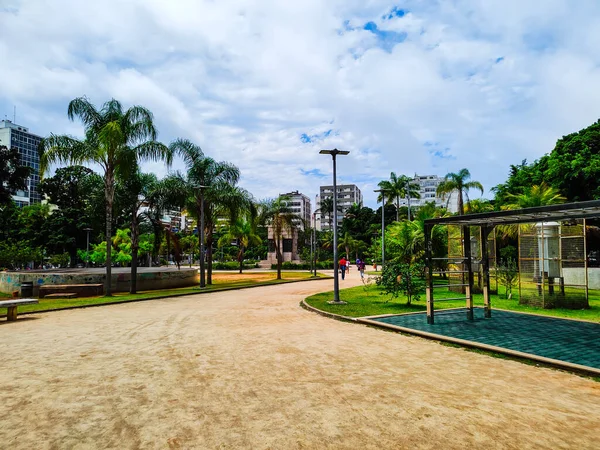 Parque Cidade Com Elementos Desportivos — Fotografia de Stock