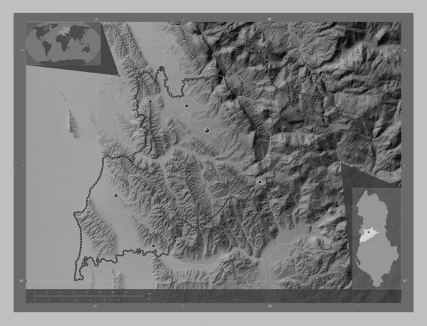 阿尔巴尼亚地拉那县带有湖泊和河流的灰度高程图 该区域主要城市的所在地点 角辅助位置图 — 图库照片