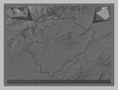 Tiaret, Cezayir eyaleti. Gölleri ve nehirleri olan gri tonlama yükseklik haritası. Köşedeki yedek konum haritaları