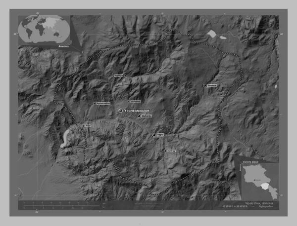 アルメニアのVayots Dzor州 湖や川とグレースケールの標高マップ 地域の主要都市の位置と名前 コーナー補助位置図 — ストック写真