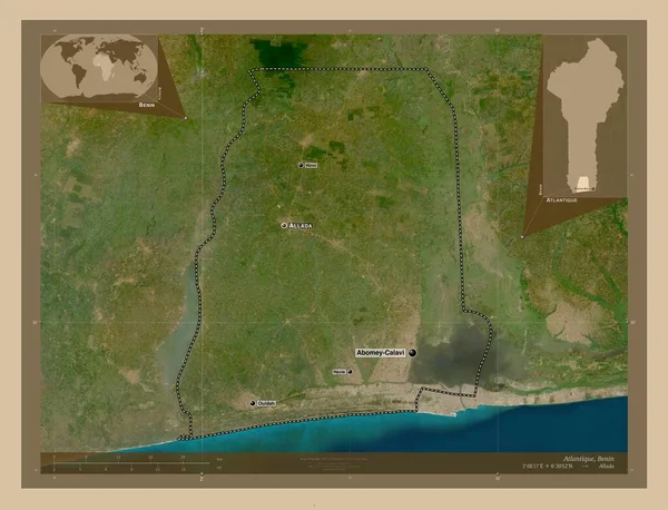 アトランティック県ベナン県 低解像度衛星地図 地域の主要都市の位置と名前 コーナー補助位置図 — ストック写真