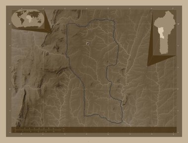 Donga, Benin Departmanı. Yükseklik haritası sepya tonlarında göller ve nehirlerle renklendirilmiş. Köşedeki yedek konum haritaları