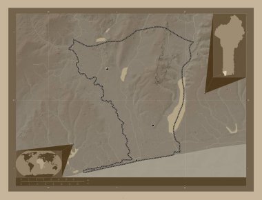 Mono, Benin Bölümü. Yükseklik haritası sepya tonlarında göller ve nehirlerle renklendirilmiş. Bölgenin büyük şehirlerinin yerleri. Köşedeki yedek konum haritaları