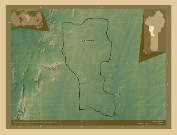 トンダベナンの部署だ 湖や川と色の標高マップ 地域の主要都市の位置と名前 コーナー補助位置図 — ストック写真