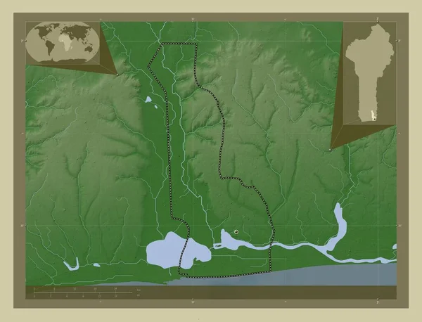 オームベナンの部署だ 湖や川とWikiスタイルで着色された標高マップ コーナー補助位置図 — ストック写真