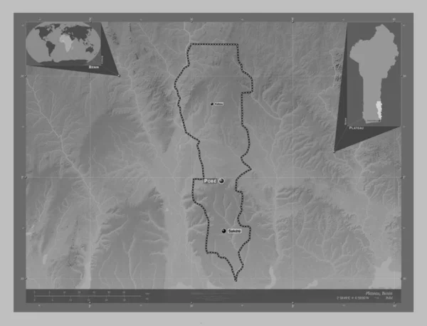 ベナンの部門 湖や川とグレースケールの標高マップ 地域の主要都市の位置と名前 コーナー補助位置図 — ストック写真