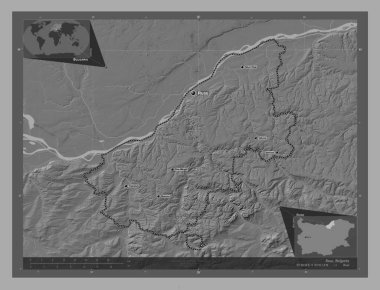 Rusçuk, Bulgaristan vilayeti. Göllü ve nehirli çift katlı yükseklik haritası. Bölgenin büyük şehirlerinin yerleri ve isimleri. Köşedeki yedek konum haritaları