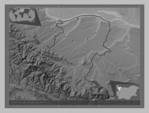 ブルガリアのモンタナ州 湖や川とグレースケールの標高マップ 地域の主要都市の場所 コーナー補助位置図 — ストック写真