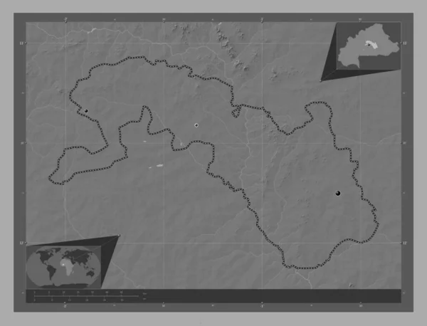 ブルキナファソの高原中央部 湖や川と二階の標高マップ 地域の主要都市の場所 コーナー補助位置図 — ストック写真