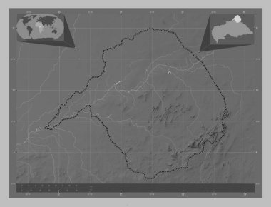 Vakaga, Orta Afrika Cumhuriyeti ili. Gölleri ve nehirleri olan gri tonlama yükseklik haritası. Bölgenin büyük şehirlerinin yerleri. Köşedeki yedek konum haritaları