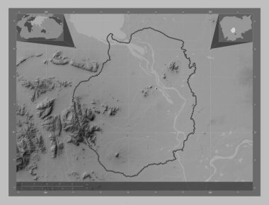 Kampong Chhnang, Kamboçya vilayeti. Gölleri ve nehirleri olan gri tonlama yükseklik haritası. Köşedeki yedek konum haritaları
