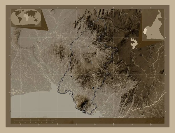カメルーン州のサッド アウトスト地域 湖や川とセピアトーンで着色された標高マップ 地域の主要都市の場所 コーナー補助位置図 — ストック写真