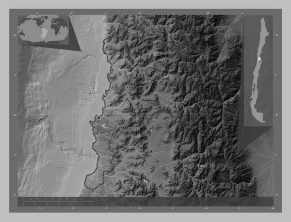 チリの地域 バルパライソ 湖や川とグレースケールの標高マップ コーナー補助位置図 — ストック写真