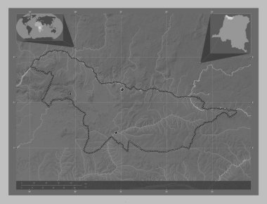 Nord-Ubangi, Demokratik Kongo Cumhuriyeti eyaleti. Gölleri ve nehirleri olan gri tonlama yükseklik haritası. Bölgenin büyük şehirlerinin yerleri. Köşedeki yedek konum haritaları