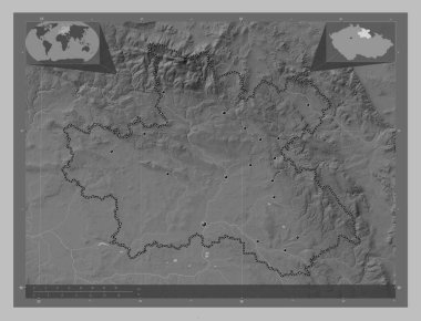 Kralovehradecky, Çek Cumhuriyeti bölgesi. Gölleri ve nehirleri olan gri tonlama yükseklik haritası. Bölgenin büyük şehirlerinin yerleri. Köşedeki yedek konum haritaları