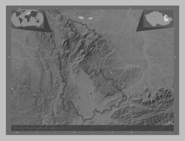 Olomoucky, Çek Cumhuriyeti bölgesi. Gölleri ve nehirleri olan gri tonlama yükseklik haritası. Köşedeki yedek konum haritaları