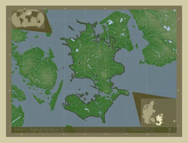 Sjlland, Danimarka bölgesi. Yükseklik haritası göller ve nehirlerle wiki tarzında renklendirilmiş. Bölgenin büyük şehirlerinin yerleri. Köşedeki yedek konum haritaları