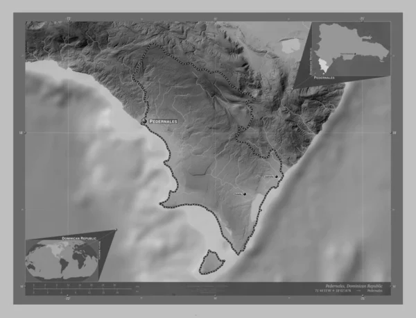 多米尼加共和国省Pedernales 带有湖泊和河流的灰度高程图 该区域主要城市的地点和名称 角辅助位置图 — 图库照片