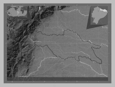 Sucumbios, Ekvador vilayeti. Gölleri ve nehirleri olan gri tonlama yükseklik haritası. Köşedeki yedek konum haritaları
