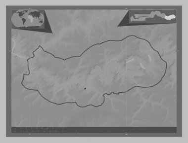 Yukarı Nehir, Gambiya Bölümü. Gölleri ve nehirleri olan gri tonlama yükseklik haritası. Köşedeki yedek konum haritaları