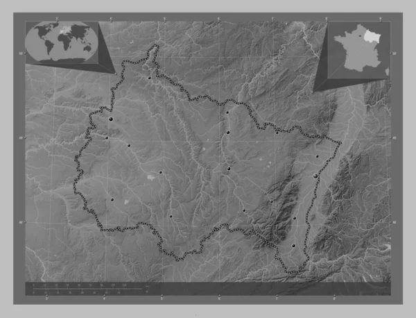 法国大东部地区 带有湖泊和河流的灰度高程图 该区域主要城市的所在地点 角辅助位置图 — 图库照片