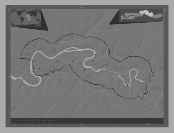 マカシー島 ガンビアの分割 湖や川と二階の標高マップ 地域の主要都市の場所 コーナー補助位置図 — ストック写真