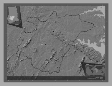 Ashanti, Gana bölgesi. Göllü ve nehirli çift katlı yükseklik haritası. Bölgenin büyük şehirlerinin yerleri ve isimleri. Köşedeki yedek konum haritaları