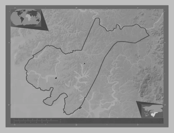 ギニアビサウ地方のトンバリ県 湖や川とグレースケールの標高マップ 地域の主要都市の場所 コーナー補助位置図 — ストック写真