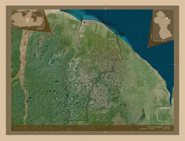 デメラマハイカ ガイアナの地域 低解像度衛星地図 地域の主要都市の位置と名前 コーナー補助位置図 — ストック写真