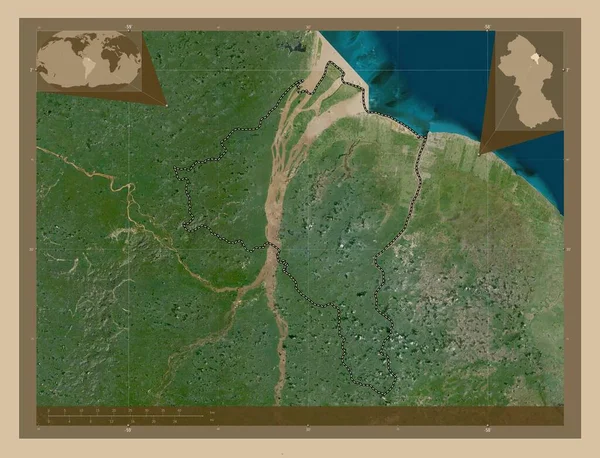 エセキボ諸島 西デメララ ガイアナの地域 低解像度衛星地図 コーナー補助位置図 — ストック写真