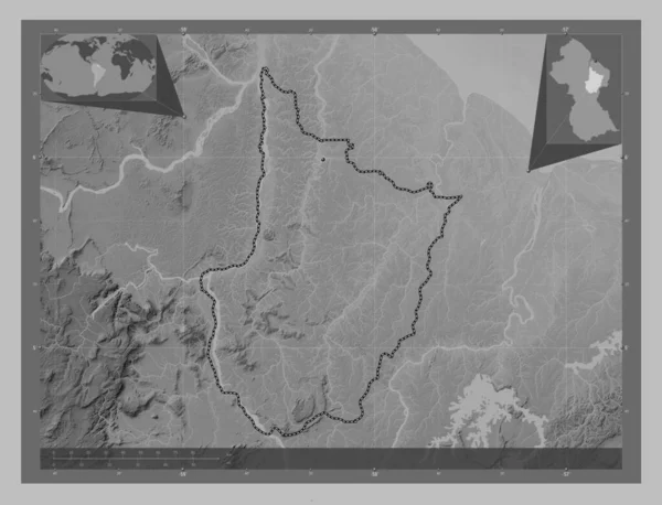 圭亚那地区上德梅拉拉 贝比斯 带有湖泊和河流的灰度高程图 该区域主要城市的所在地点 角辅助位置图 — 图库照片