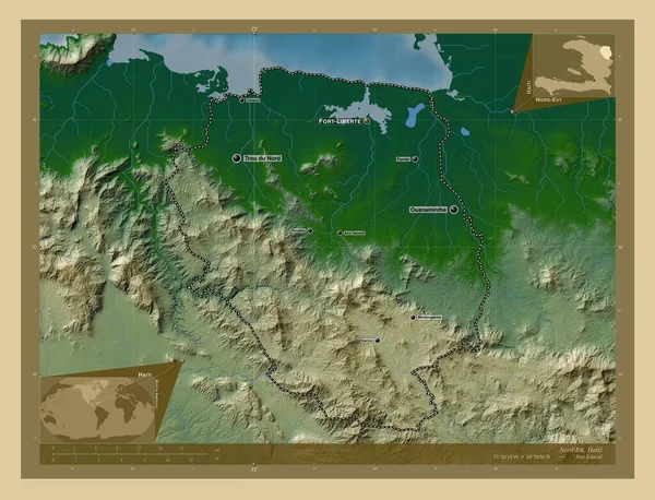 ハイチ北東部に位置する 湖や川と色の標高マップ 地域の主要都市の位置と名前 コーナー補助位置図 — ストック写真