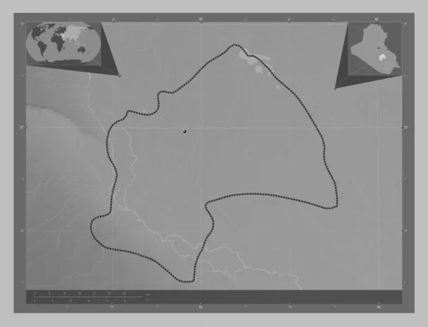 イラクの州 カディシヤ 湖や川とグレースケールの標高マップ コーナー補助位置図 — ストック写真