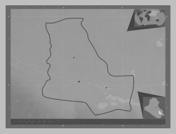 イラクの州 ハイカー 湖や川とグレースケールの標高マップ 地域の主要都市の場所 コーナー補助位置図 — ストック写真