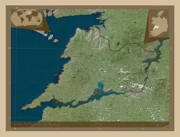 アイルランドの郡クレア 低解像度衛星地図 地域の主要都市の場所 コーナー補助位置図 — ストック写真