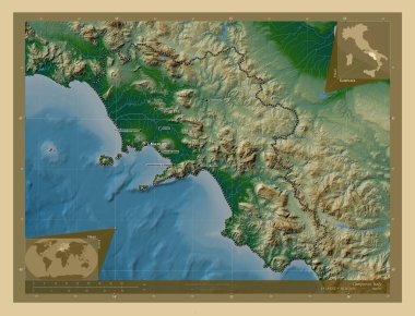 Campania, İtalya bölgesi. Gölleri ve nehirleri olan renkli yükseklik haritası. Bölgenin büyük şehirlerinin yerleri ve isimleri. Köşedeki yedek konum haritaları