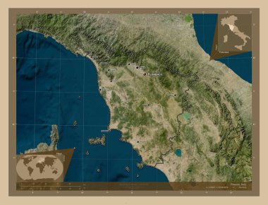 Toscana, İtalya bölgesi. Düşük çözünürlüklü uydu. Bölgenin büyük şehirlerinin yerleri ve isimleri. Köşedeki yedek konum haritaları