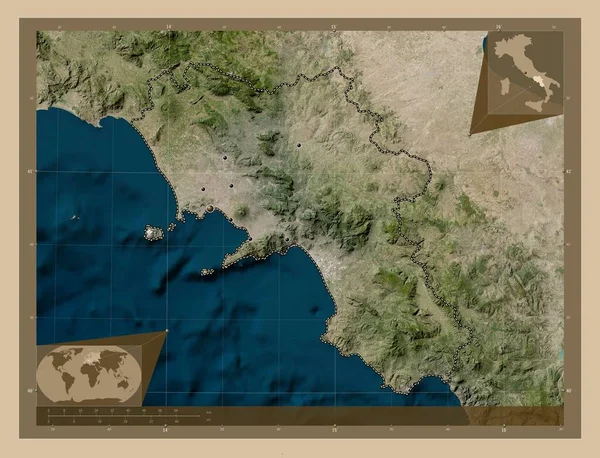 カンパニア イタリアの地域 低解像度衛星地図 地域の主要都市の場所 コーナー補助位置図 — ストック写真